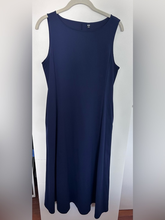 Uniqlo Dresses & Skirts - Uniqlo Sleeveless Navy Shift Dress